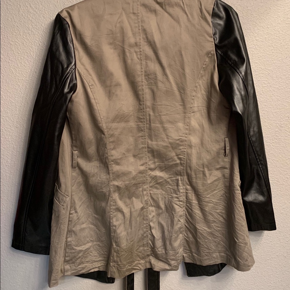 Jacket - Picture 8 of 8
